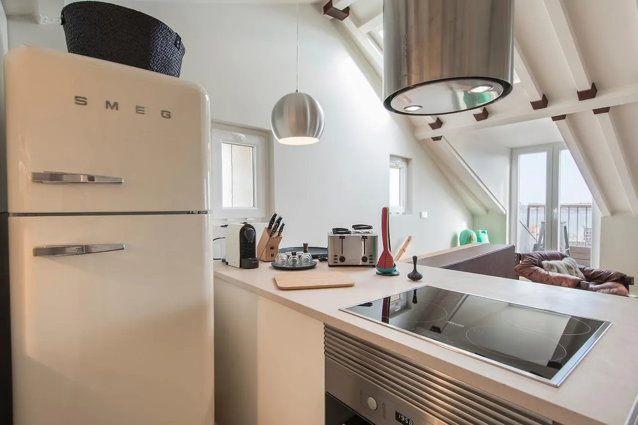 Lovelystay - Stunning Penthouse With The Best Views Lisboa 0*,  Portugalsko